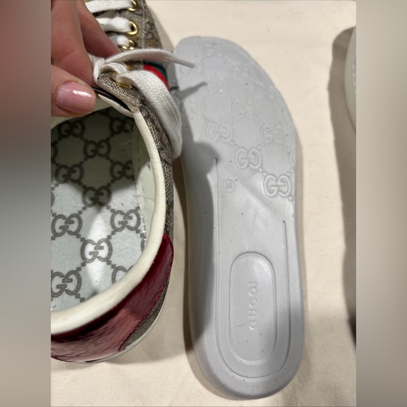 Gucci Ace GG Supreme "Bees" Low Top Sneakers Size 38/ US 8 - Picture 4 of 16